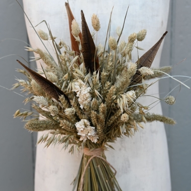 Meadow Neutrals Middle Wedding Bouquet